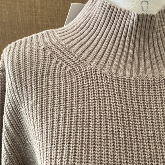 NWT Billie The Label Amelia Sweater Size Large or X-Large - Picture 2 of 3